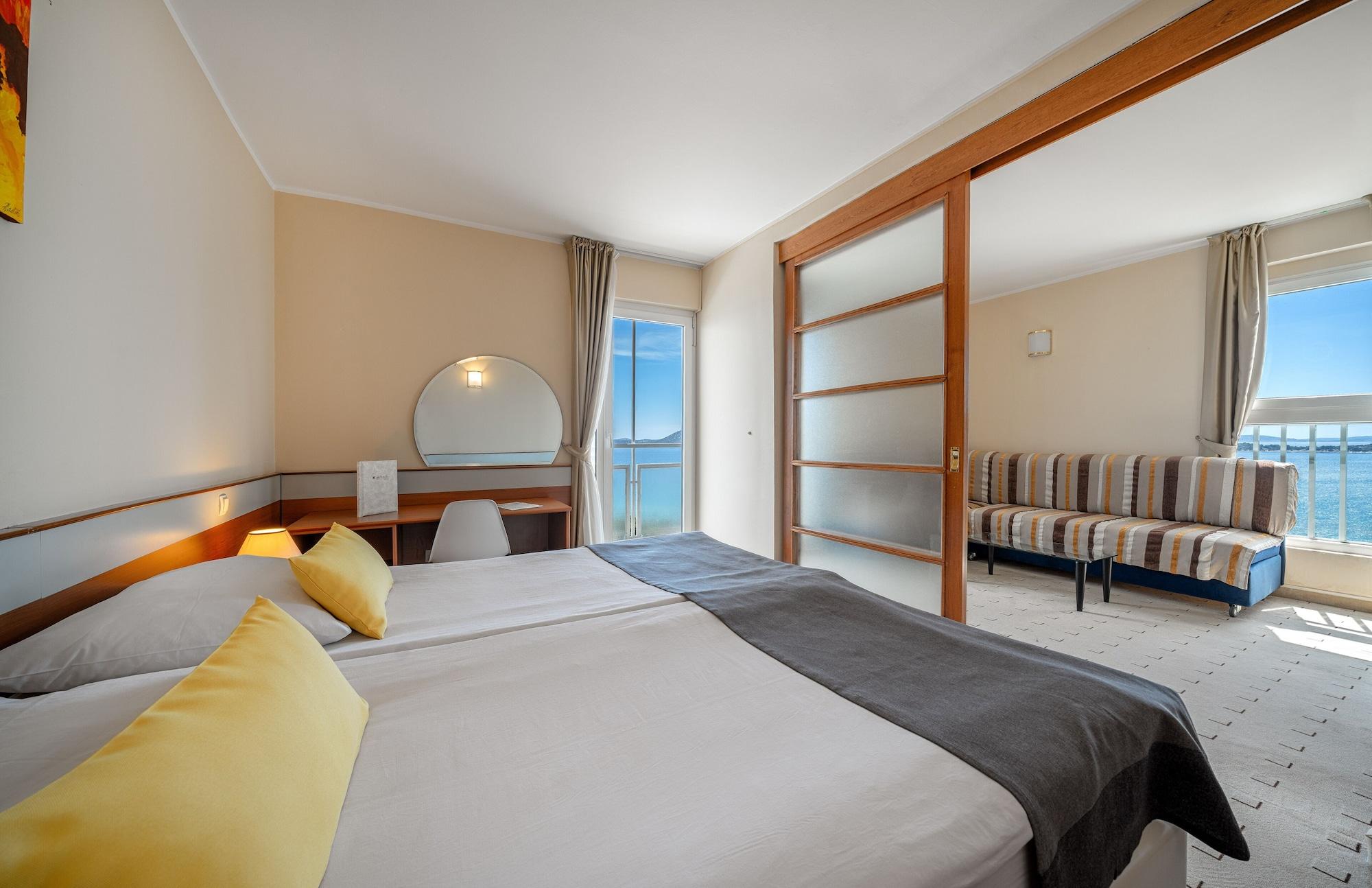 Hotel Punta Vodice Bagian luar foto