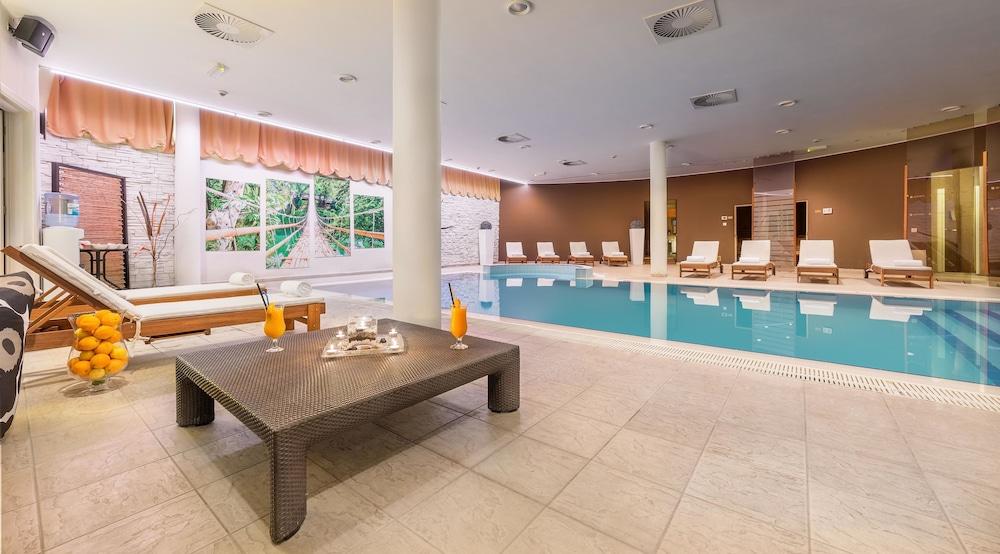 Hotel Punta Vodice Bagian luar foto