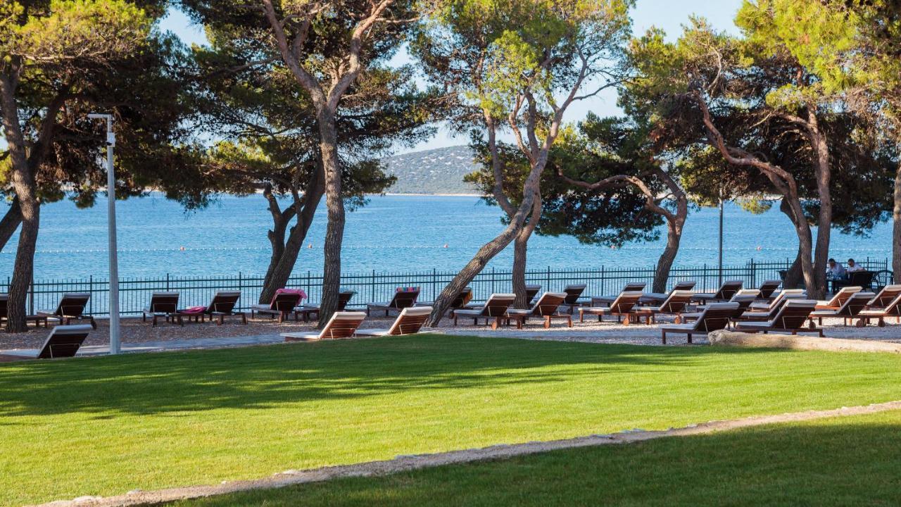 Hotel Punta Vodice Bagian luar foto