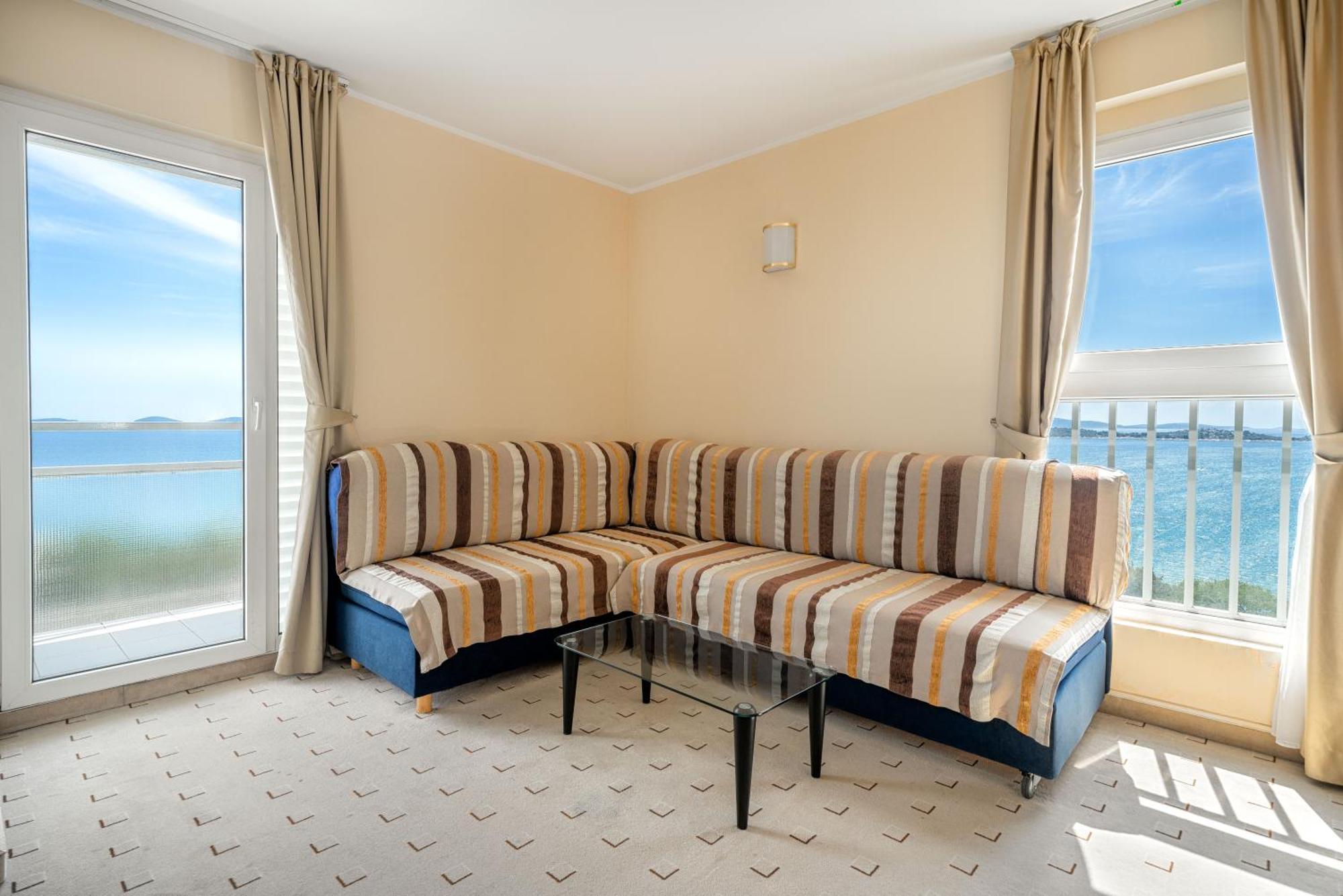 Hotel Punta Vodice Bagian luar foto