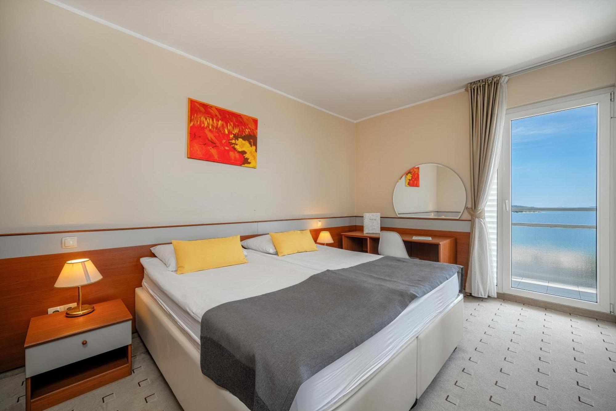 Hotel Punta Vodice Bagian luar foto